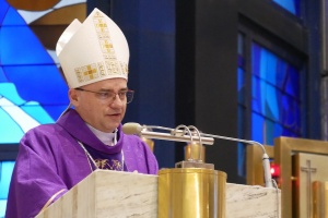 biskup robert chrząszcz